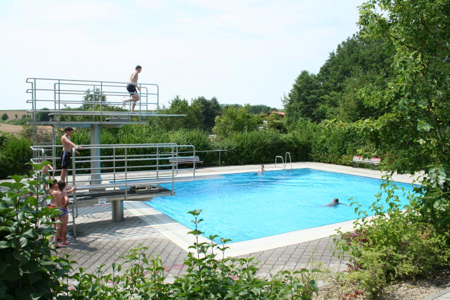 freibad_sprungturm.jpg