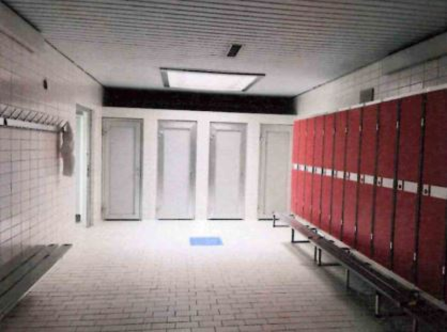 hallenbad-umkleide.jpg