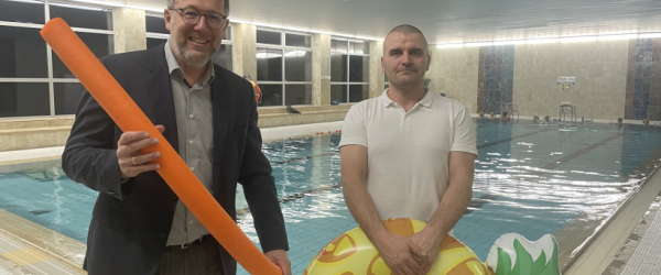 bild_hallenbad_buergermeister_und_santl_1.jpg
