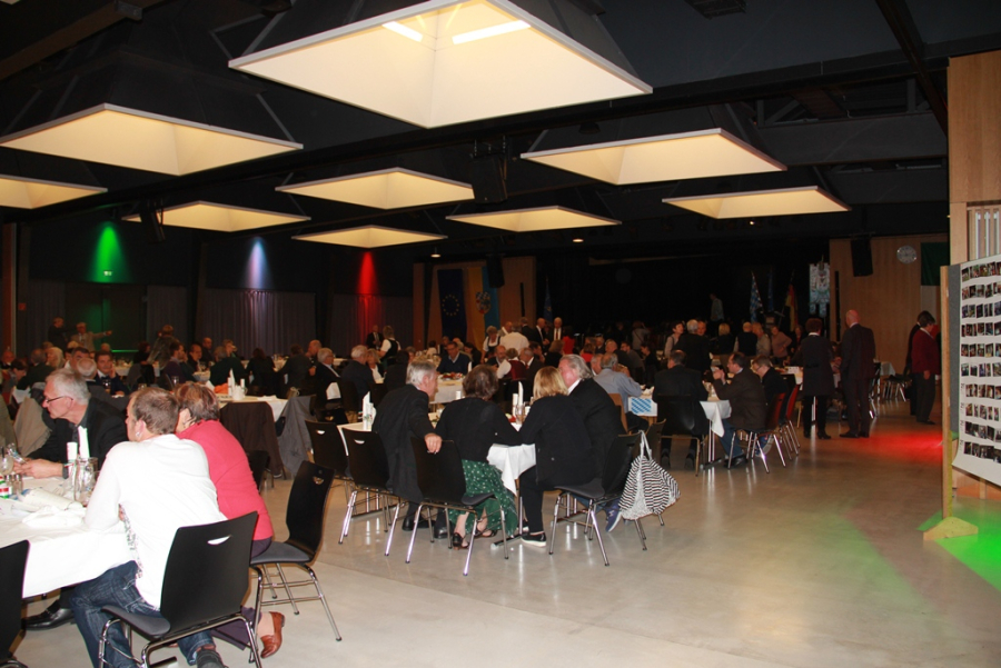 festakt_voller_saal.jpg
